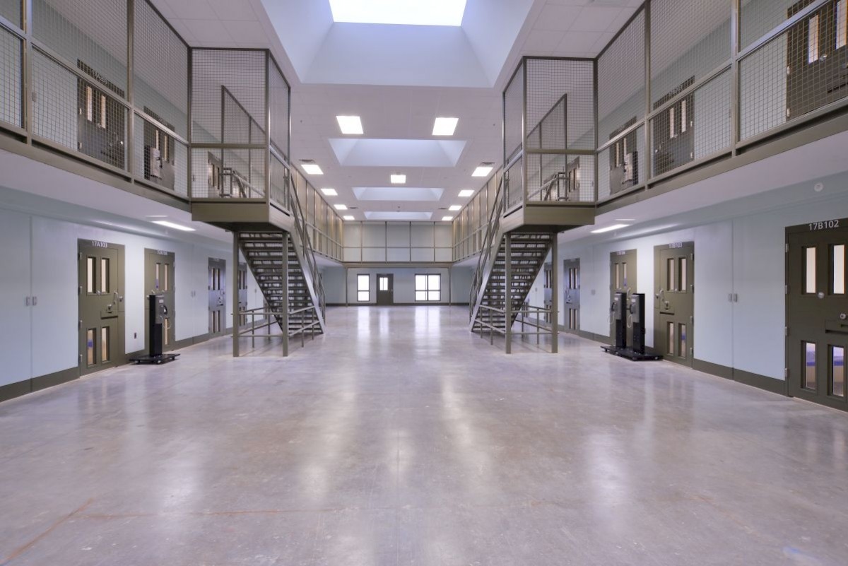 Центр в Конро