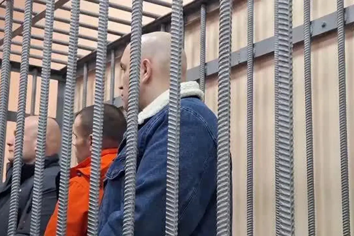 Убийцы Рассела Бентли в суде. Фото: Сергей Гаврилюк / ТАСС