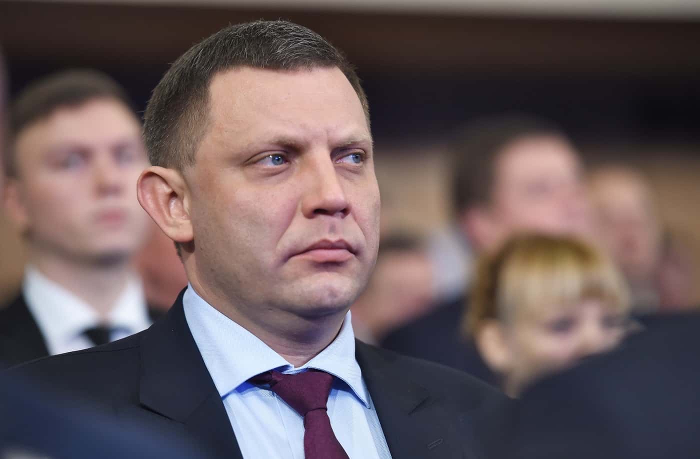 Принуждение к скромности. За что Путин "уволил" Захарченко