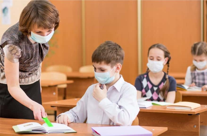 «Или идете на практику, или забираете документы!». Студентов педвузов принуждают работать в школах в разгар пандемии 