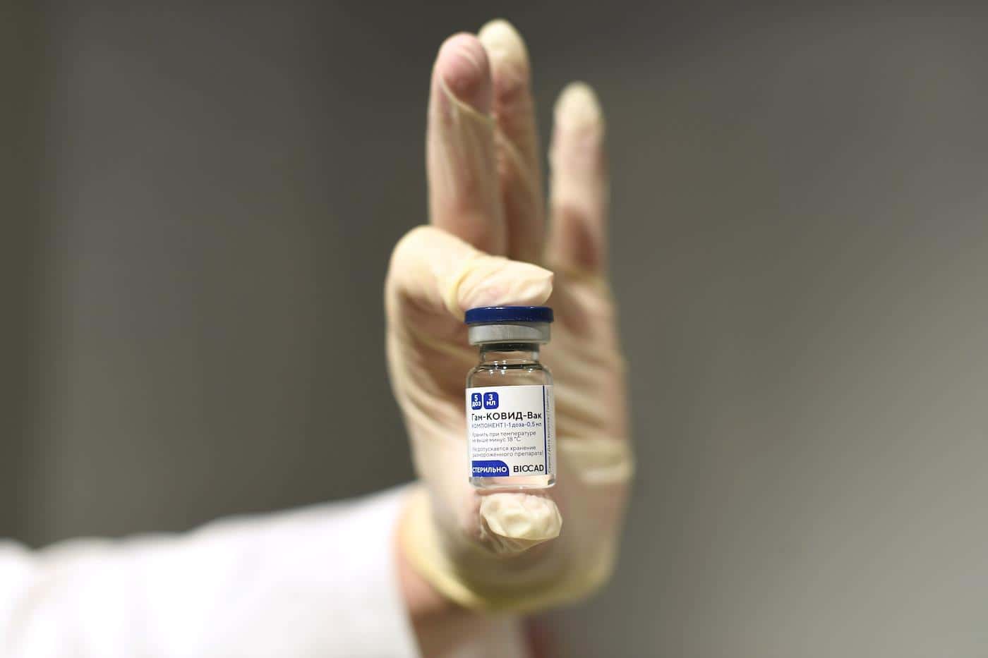 «Спутник» выходит из тени. Что прояснила статья в The Lancet о российской вакцине