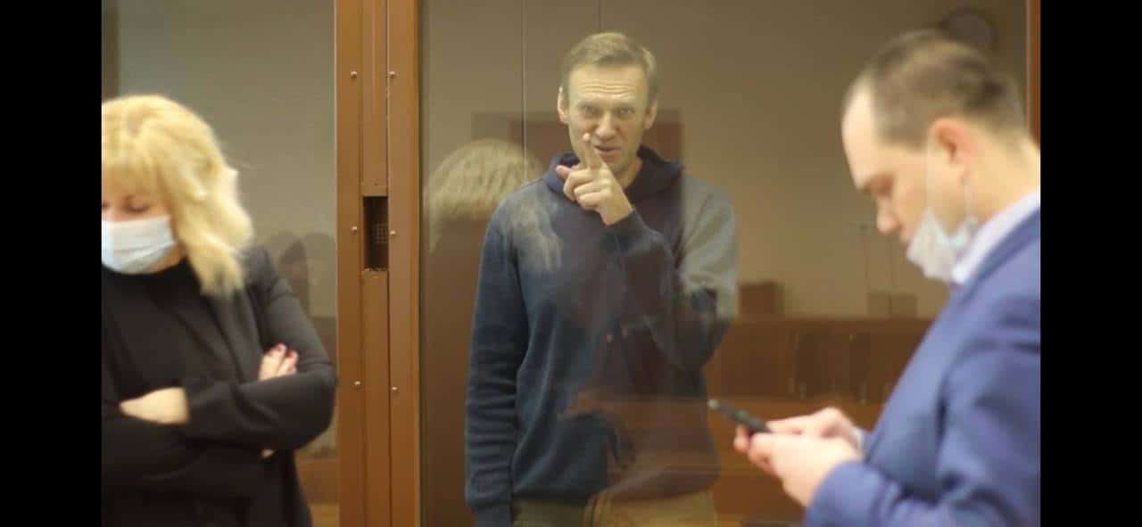Историческое наследие и огурцы с солью: как прошел третий день суда над Навальным по делу о клевете
