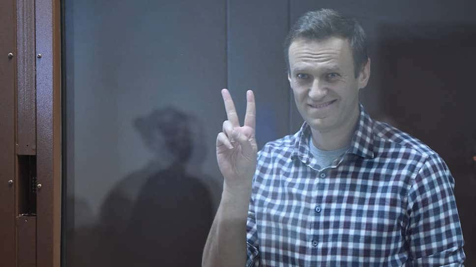 «Путин украл Знамя Победы и пытается сделать из него стринги». Навальный выступил с последним словом на апелляции по делу о клевете