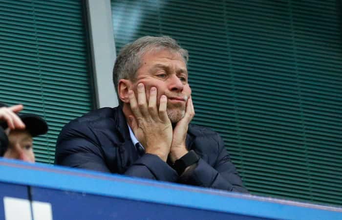 А они крепчают. Санкции против российских миллиардеров в Британии ужесточаются, но возвращаться они не спешат