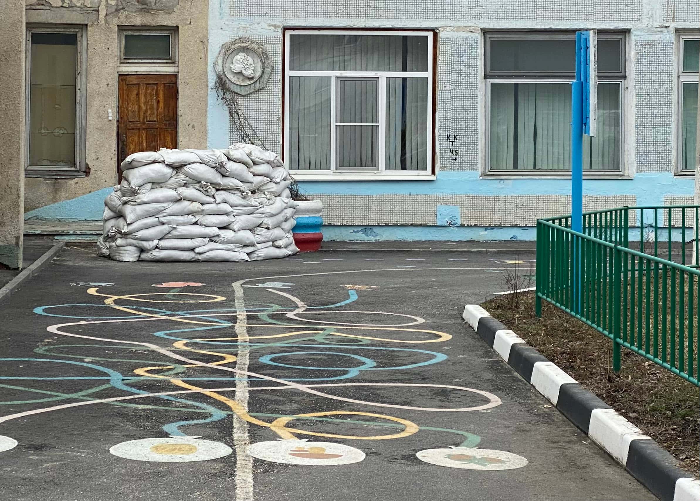 «Путь до УИК — это полоса препятствий»: как Белгородская область голосует в военных условиях. Репортаж The Insider