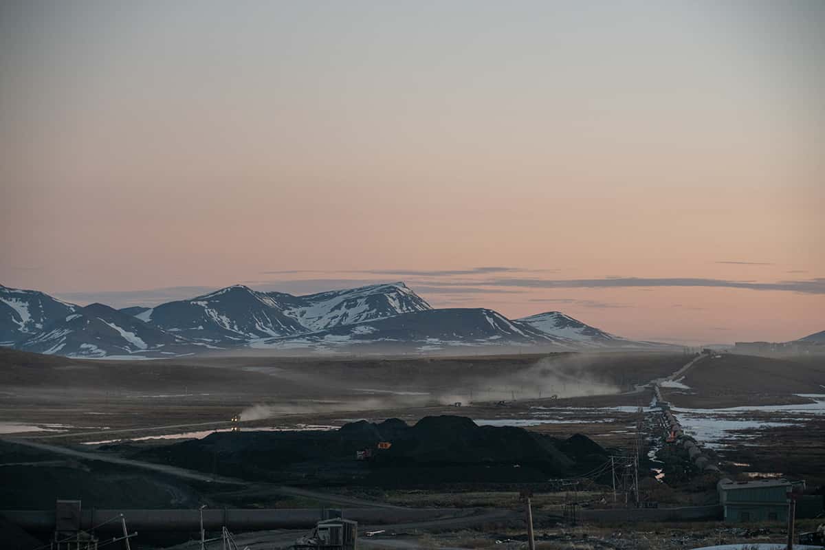 Австралийская угольная компания, вредившая экологии Чукотки, связана с чиновниками в РФ и беглыми украинскими олигархами — расследование