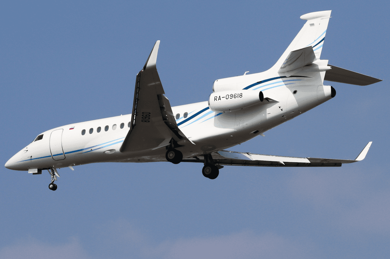 Дерипаска подал в суд на The Insider из-за расследования о покупке самолета в обход санкций. Покупку подтверждают данные таможни и ФСБ