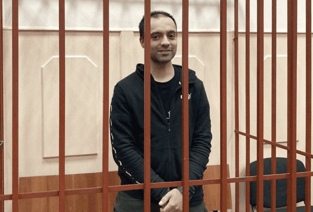 Анархисту Руслану Сидики, осужденному на 29 лет за диверсию, отказали в возбуждении дела против полицейских, которые его пытали 