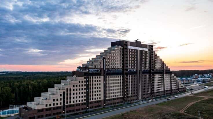 Агентства «Ё-Инфлюенс», Surfluense и Influxx помогают привлекать подростков на сборку дронов «Шахед» в «Алабуге» — расследование T-invariant