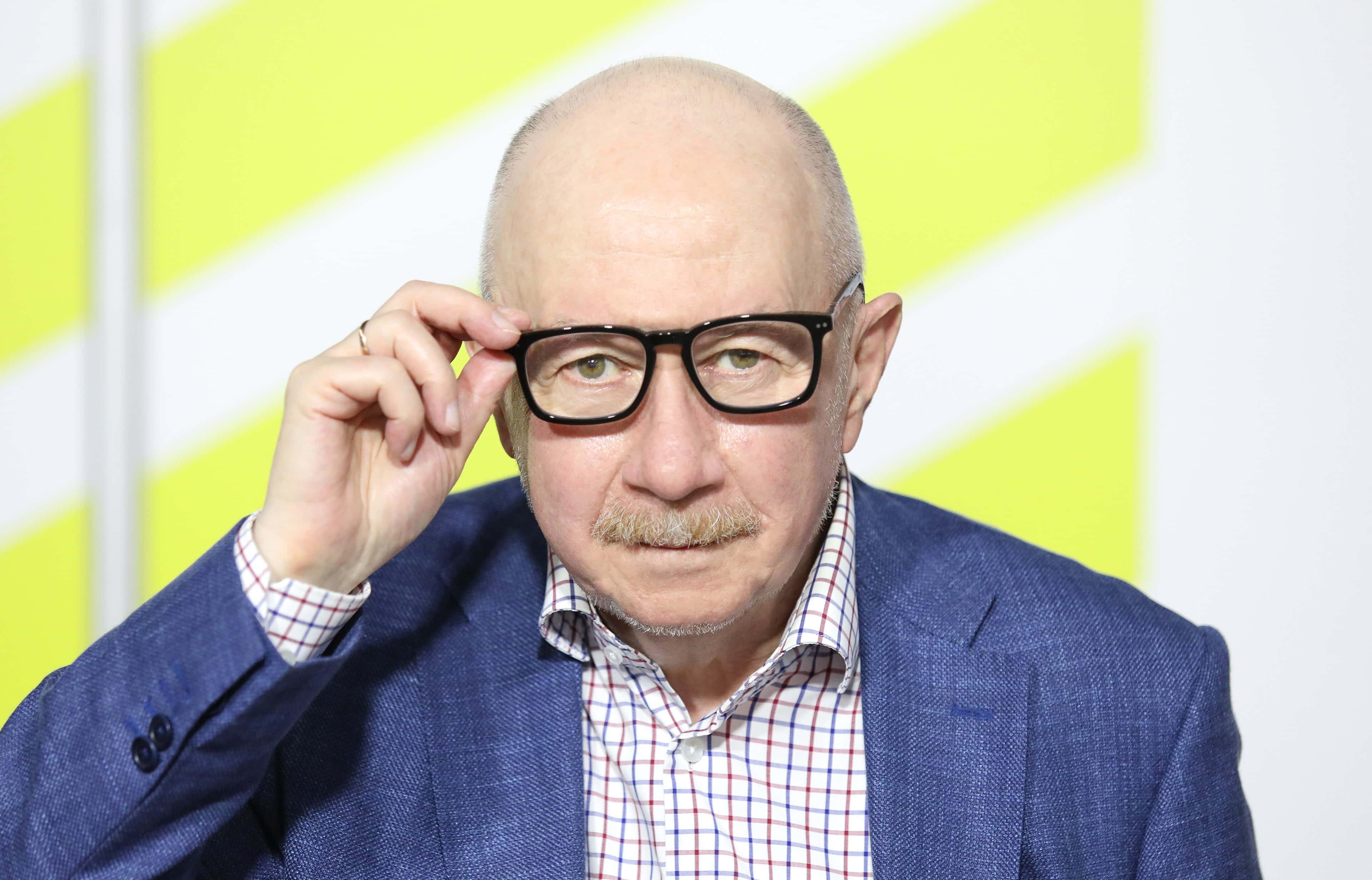 ИИ издательства «Эксмо» нашел наркотики в фамилии писателя Дениса Драгунского. Ранее его книги снимали с продажи