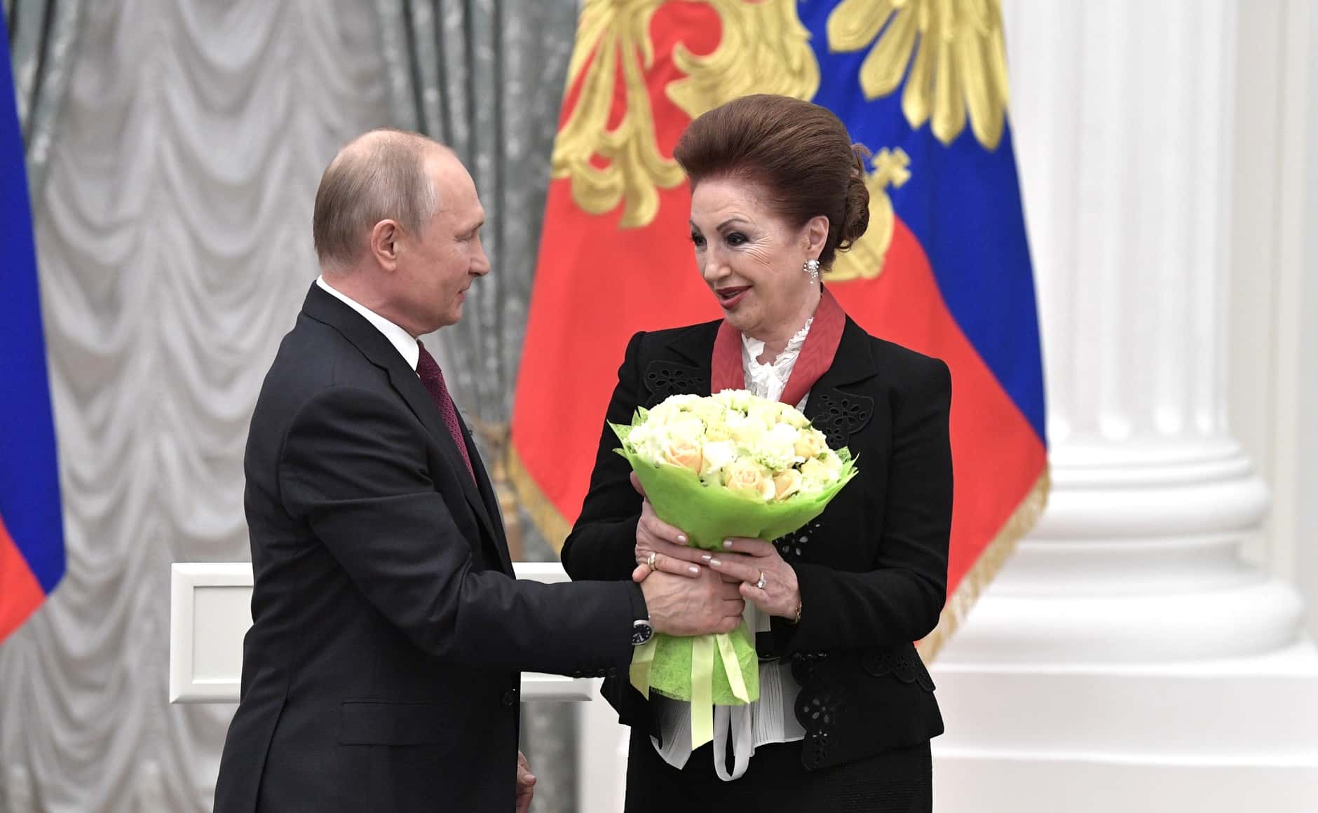 Главный акушер Минздрава обзавелась недвижимостью на 1 млрд. Это совпало по времени с публикациями о рождении сыновей у Алины Кабаевой