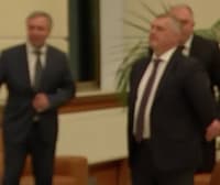 Сотников встречает Гонсалеса в аэропорту