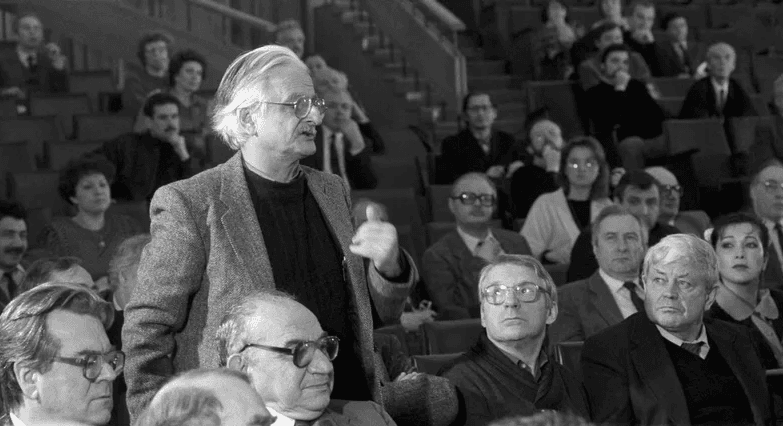 «Стране был дан шанс выбраться из ужасной ямы»: как 35 лет назад со съезда кинематографистов началась перестройка