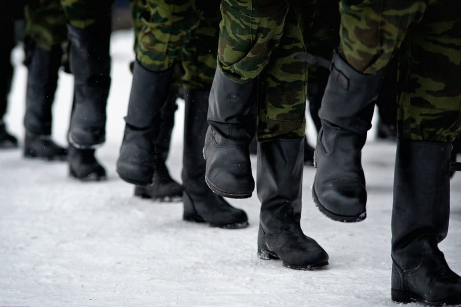 «Если мы будем первые, то и другие начнут». Родственники солдат-«отказников» въехали в «ЛНР» «вызволять детей» из спеццентра