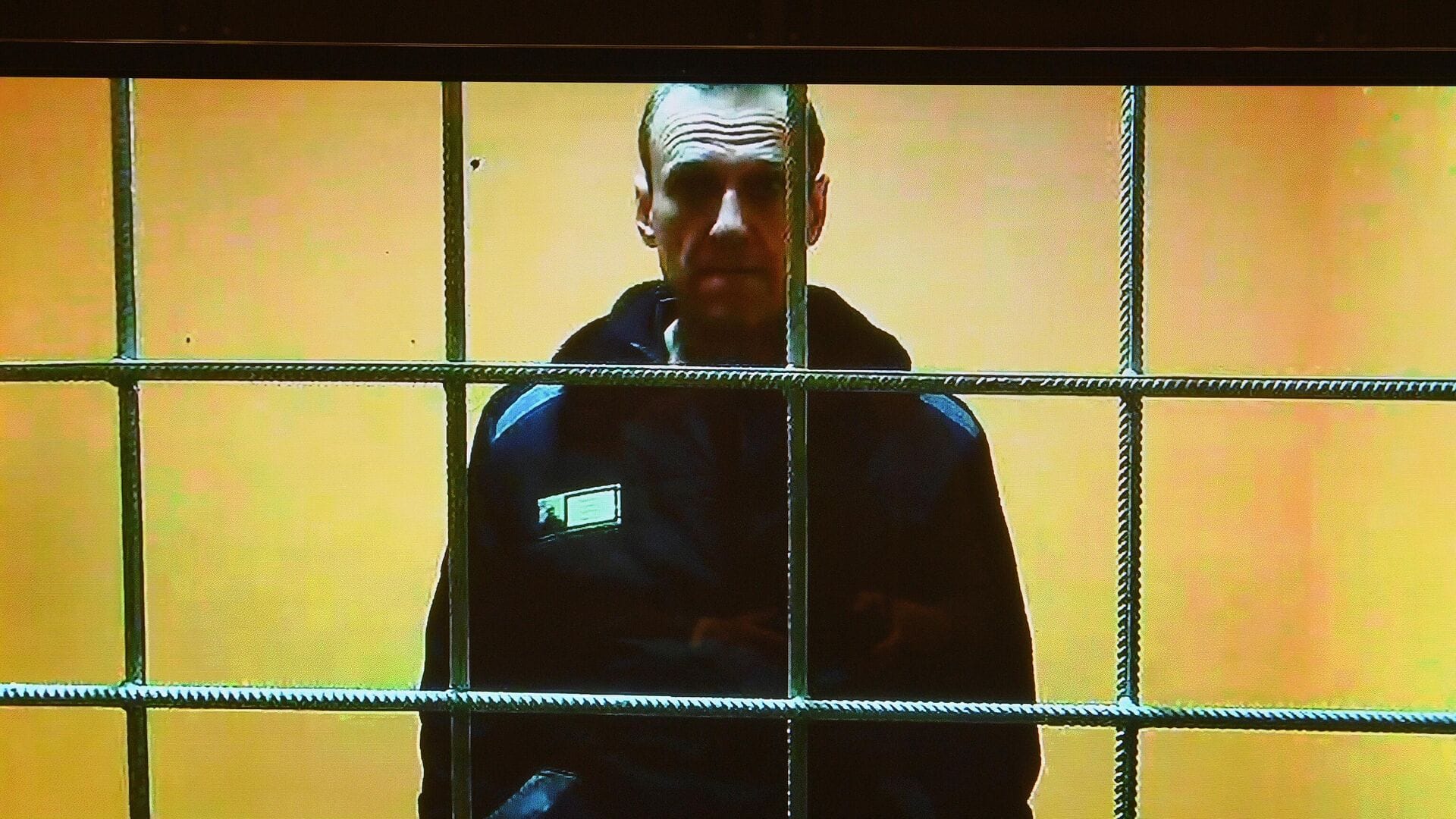 «ФСИНовцы забегали». Навальному дали кипяток и лекарства после письма более 500 врачей в его защиту