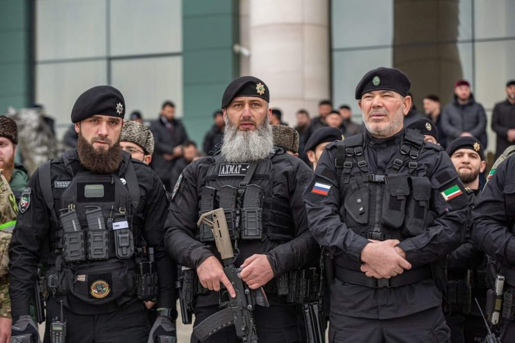 В Чечне сформировали новый батальон минобороны РФ. Его назвали в честь шейха Мансура, подразделение с таким же именем воюет за ВСУ