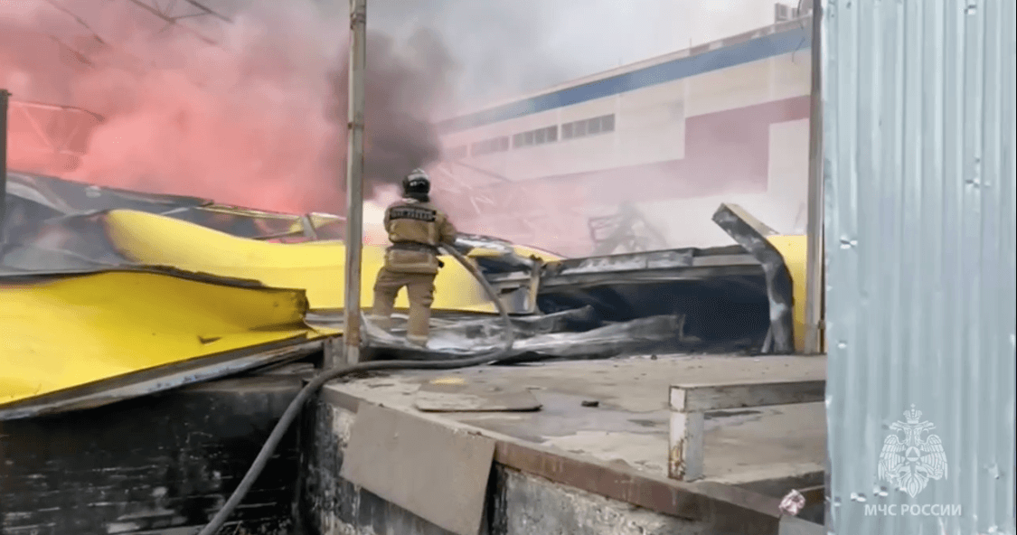 В Подмосковье сгорел склад авиакомпании S7 с самолетными шинами — Baza