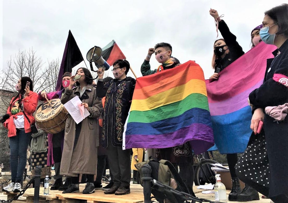 «Наша страна не должна падать в бездну вслед за Россией»: что говорят казахстанские активисты и правозащитники о запрете «пропаганды ЛГБТ»