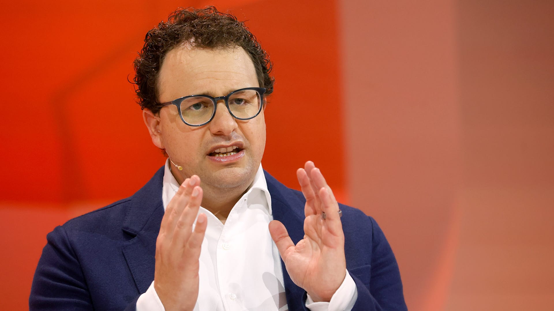 Anthropic отказалась от жестких самоограничений в сфере безопасности на фоне конфликта с Пентагоном