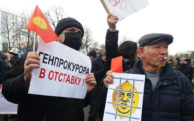 Все идет по клану. В Киргизии новые волнения: журналисты и гражданское общество объявили войну клану Матраимовых