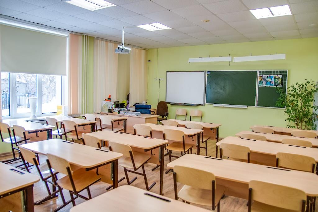 «Альянс учителей» призвал родителей учеников и педагогов бойкотировать пропагандистские «Разговоры о важном» в школах