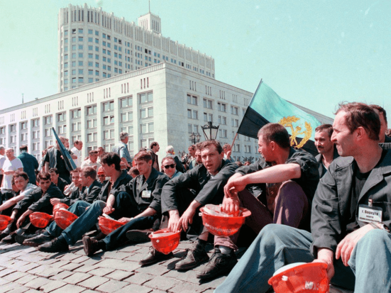 Каски сброшены. Как российская угольная отрасль оказалась на грани краха
