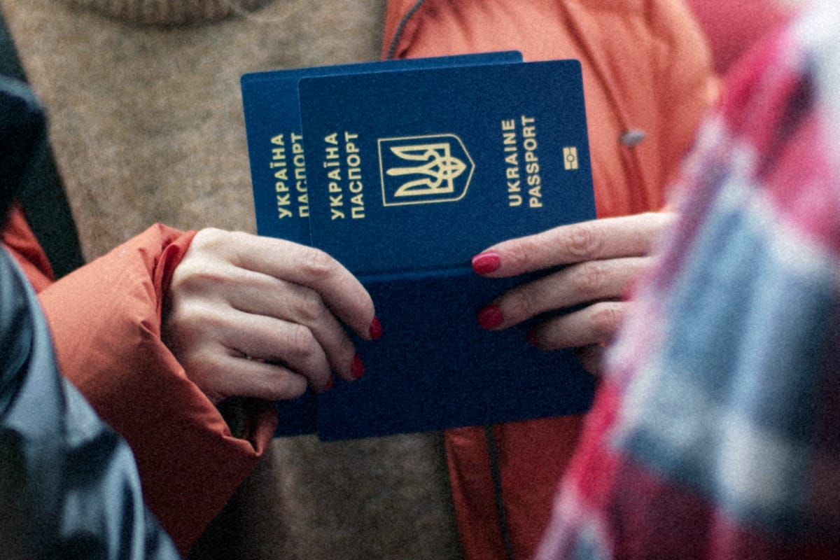 «Кормили вкусно, пока к нам ездили журналисты». Как живут украинские беженцы в России