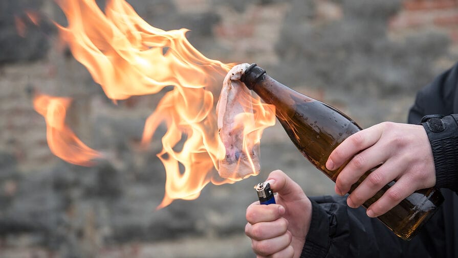 Школьнице из Казани дали два года условно по делу о попытке поджога военкомата