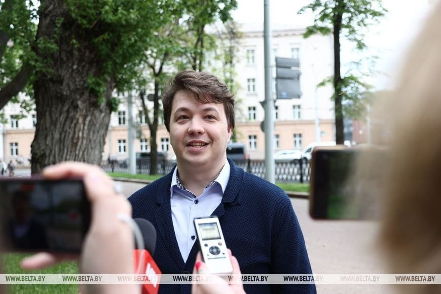 Alexander Lukashenko pardons Belarusian opposition activist and former Nexta editor-in-chief Roman Protasevich