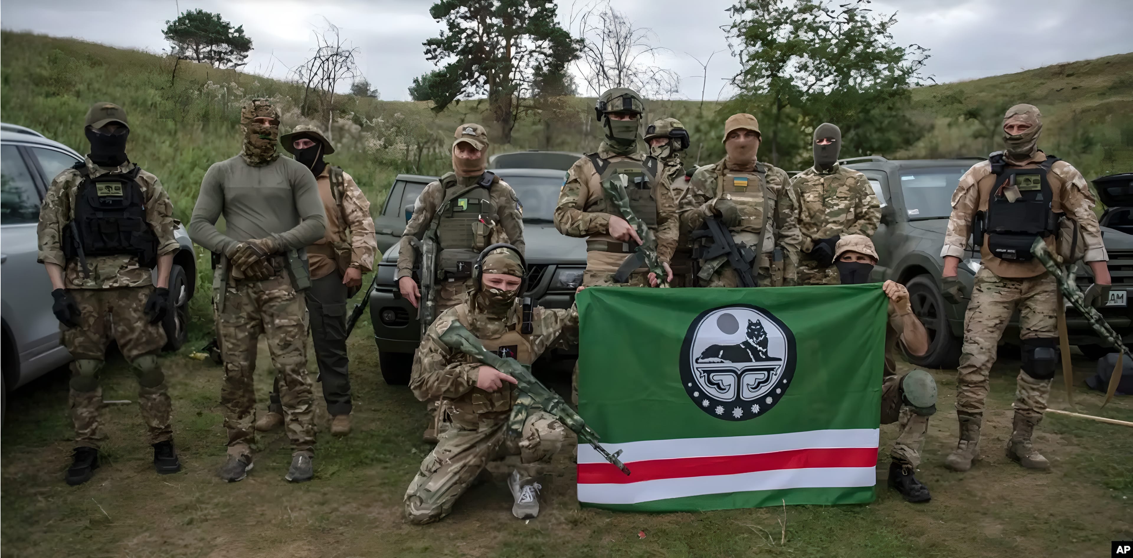 «Мы защищаем не только Украину, но и нашу честь, запятнанную кадыровцами». Исповедь чеченцев, воюющих на стороне Украины