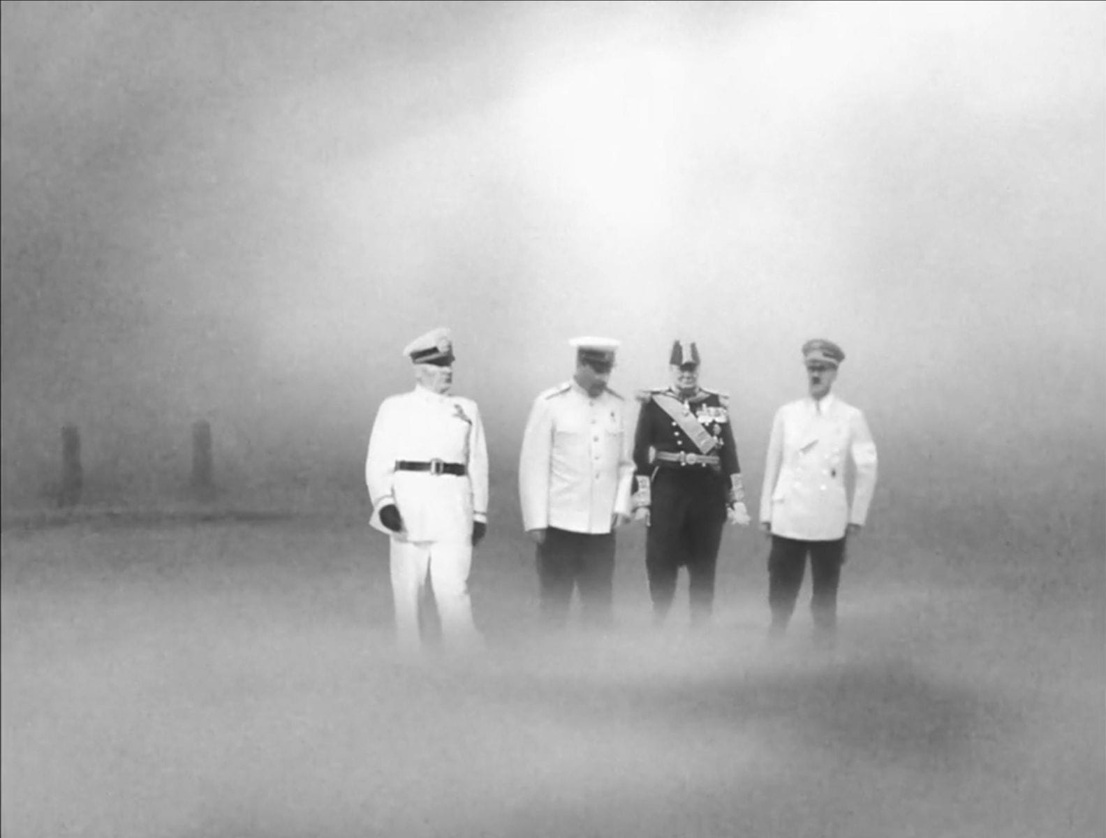 «Как в советские времена». Сокуров рассказал, что Минкульт запретил к показу на фестивале в Москве его фильм «Сказка» о диктаторах в аду