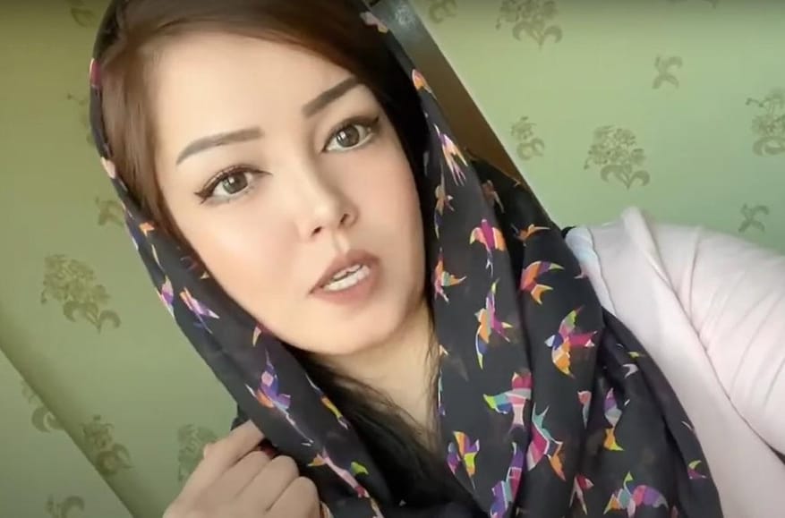 Афганская журналистка Кобра Хассани, которую задержали в РФ при попытке уехать в Европу, улетела в Афганистан, где ей грозит смертная казнь