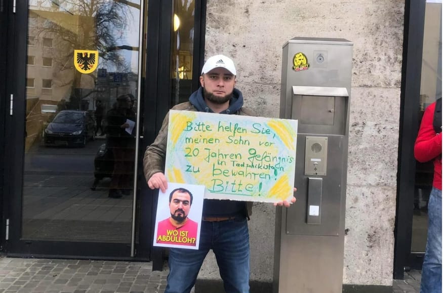 Fearing torture and imprisonment in his home country, Tajik political activist attempts suicide ahead of deportation from Germany