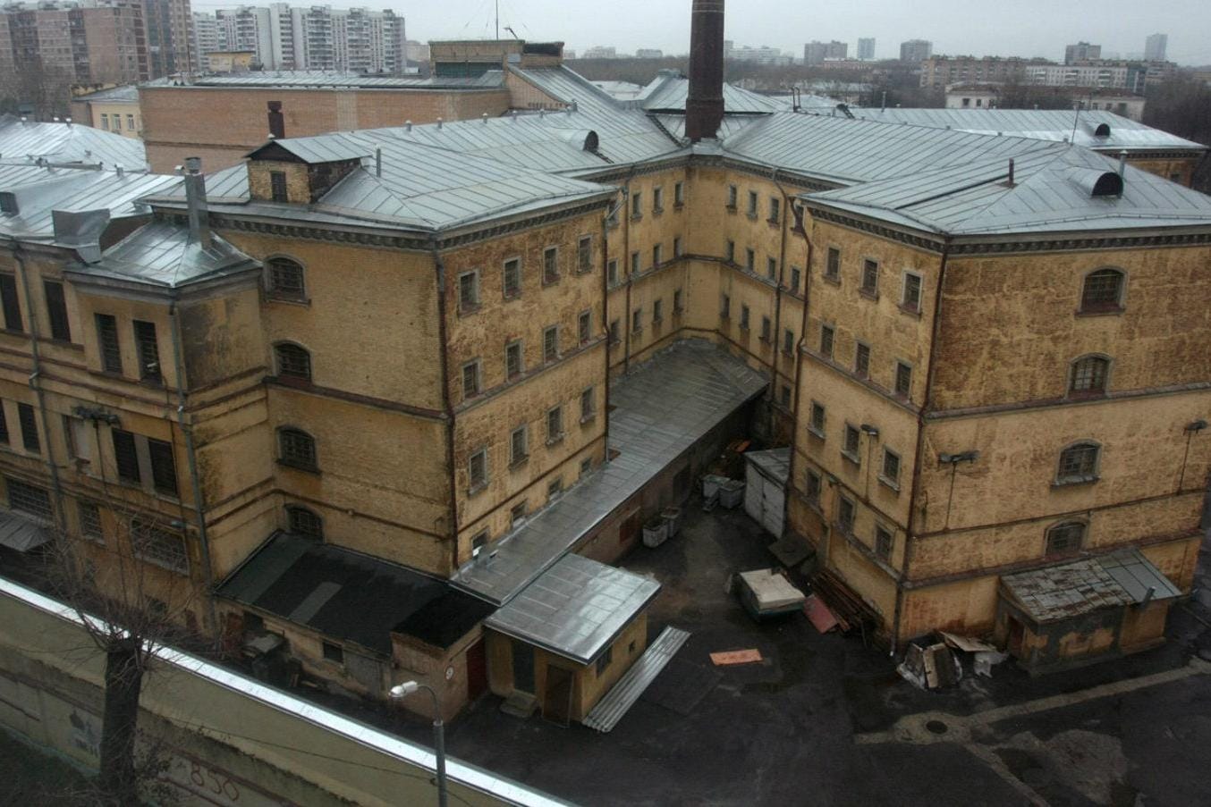 Путин в начале войны разрешил силовикам без суда отправлять людей в СИЗО за «противодействие СВО» — «Первый отдел»