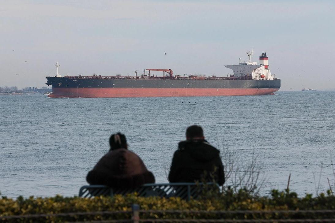 CREA: Санкционные танкеры перевозят уже 68% российской нефти на фоне дефицита на рынке