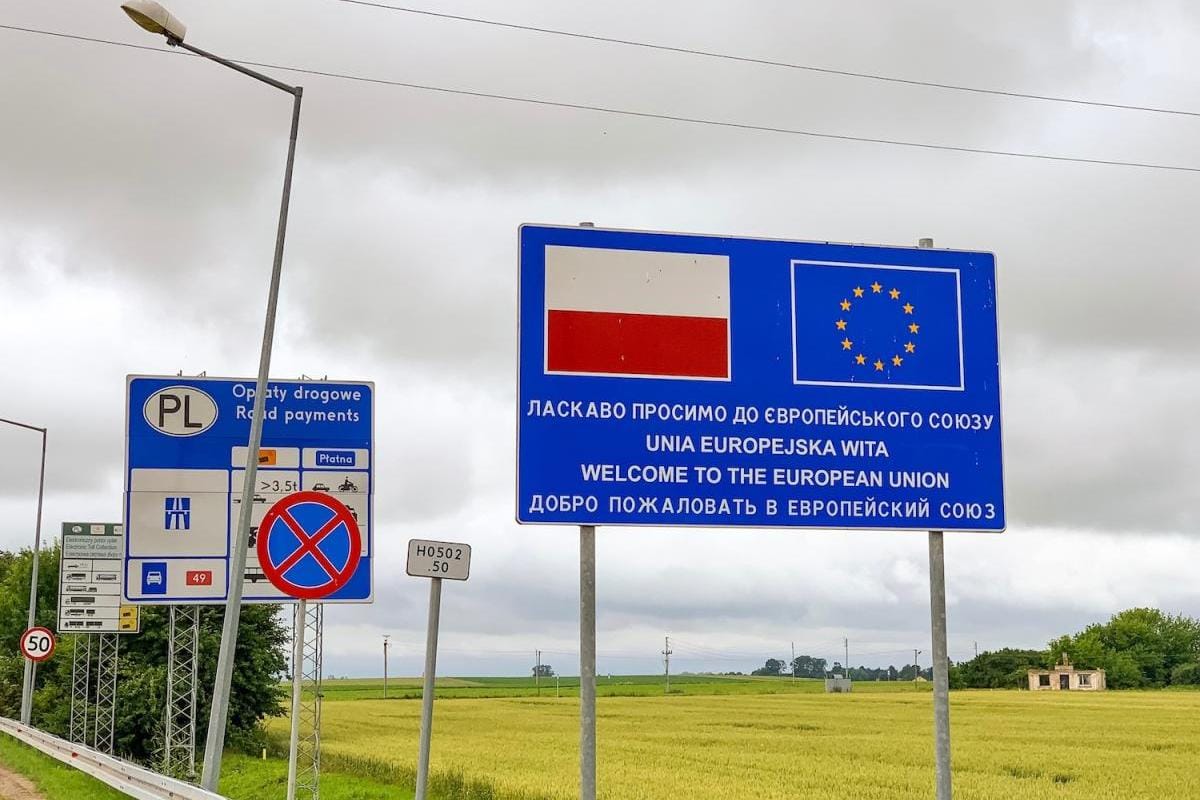 Фейк кремлевских СМИ: ЕС собирается запретить въезд украинцам, по возрасту подлежащим мобилизации