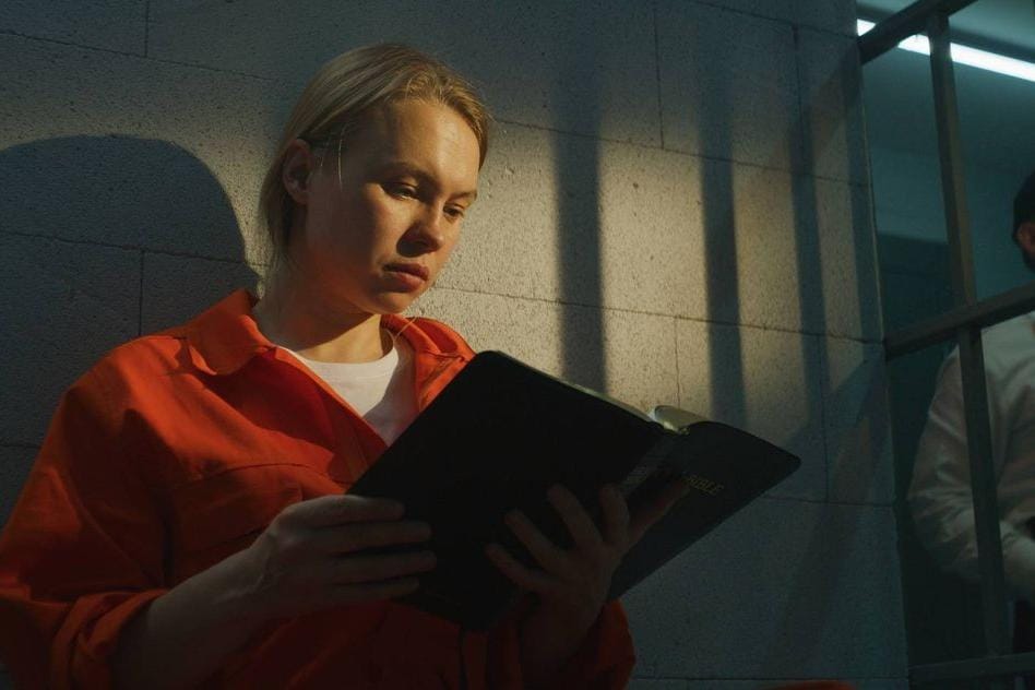 Новость «Вестей» об аресте норвежки из-за необычного имени сына оказалась правдой. Но 30-летней давности