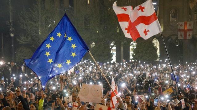 Спикер парламента Грузии подписал закон об «иноагентах», который был принят, несмотря на вето президента