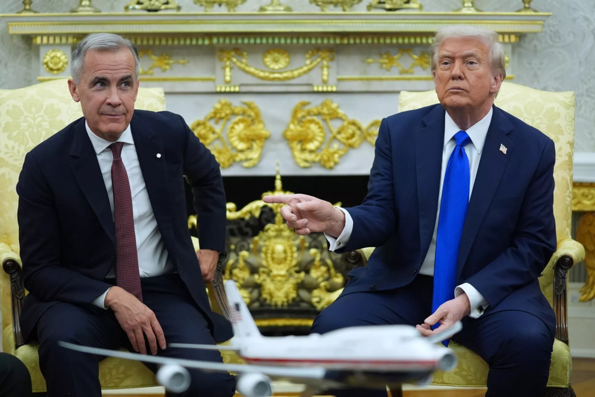 Дональд Трамп и Марк Карни в Овальном кабинете Белого дома, Вашингтон, 7 октября 2025 года