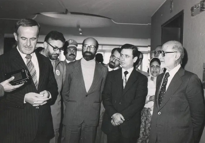 From right to left: PM Mehdi Bazargan, Syrian Foreign Minister Abdul Halim Khaddam, Mostafa Chamran, Ebrahim Yazdi, and Hafez al-Assad on the day of the meeting with Zbigniew Brzezinski