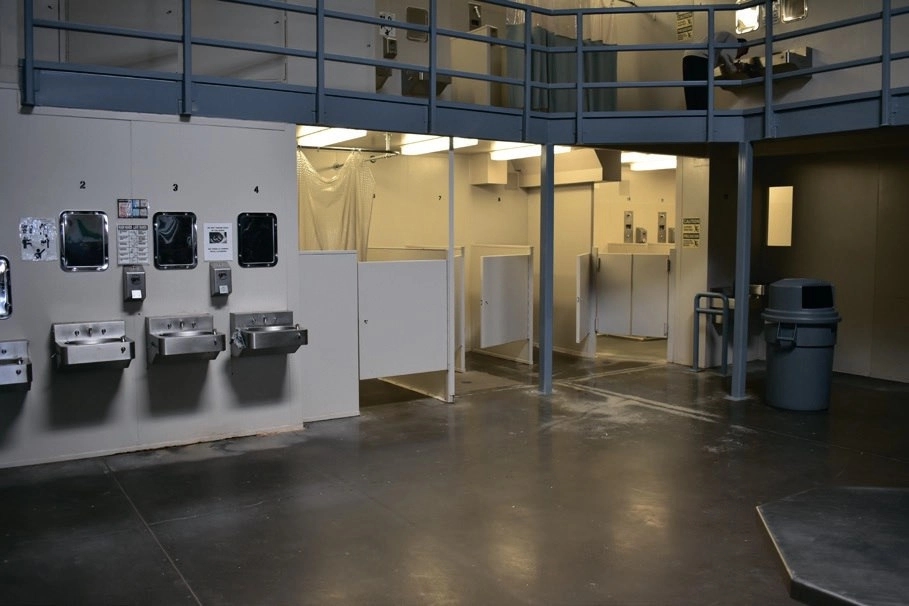 Conditions in U.S. migrant detention centers
