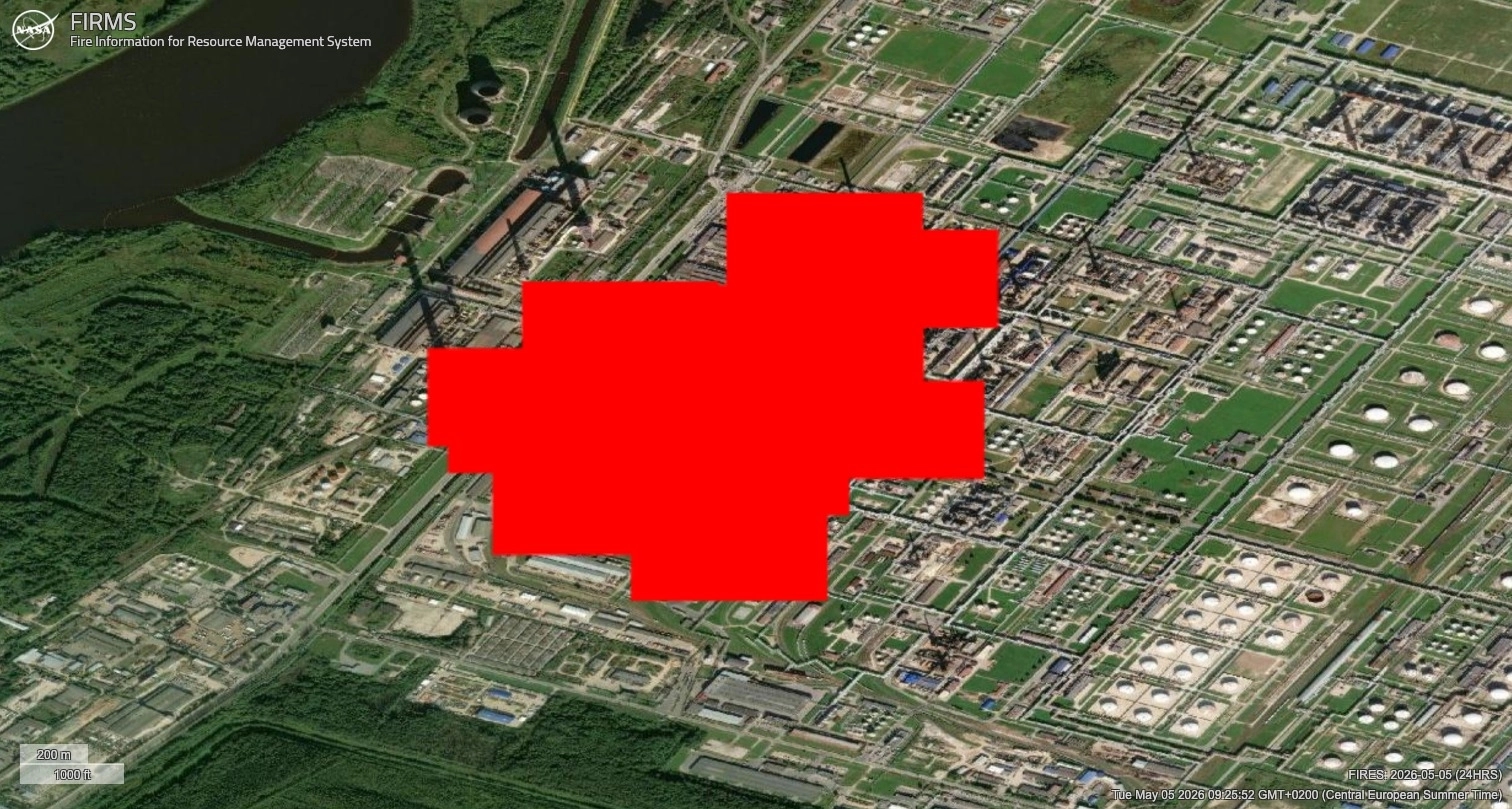 Satellite imagery indicating a fire on the grounds of the Kirishinefteorgsintez refinery