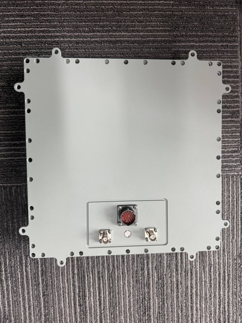 Image of a GI006 16-channel antenna housing sent by Zheng
