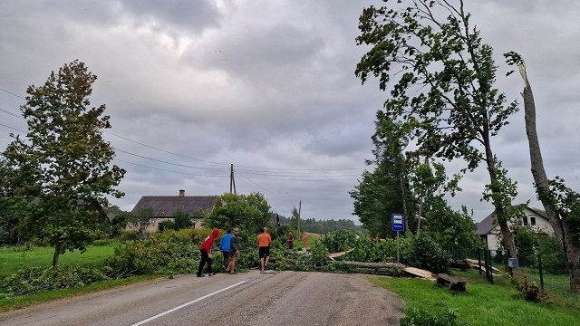 Последствия непогоды в Латвии