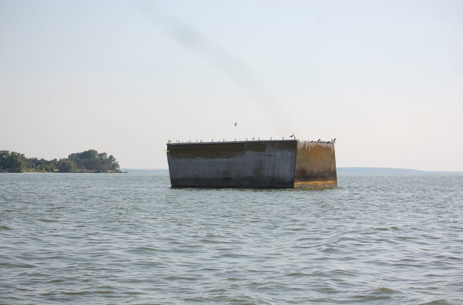 Russian Ministry of Defense passes off an old bridge pylon as a destroyed “barge carrying a Ukrainian landing force”