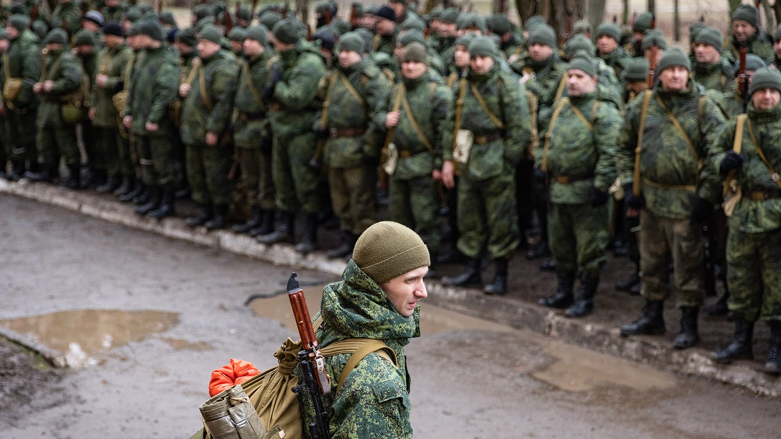 Putin and what army? Why Russia keeps putting off mobilization
