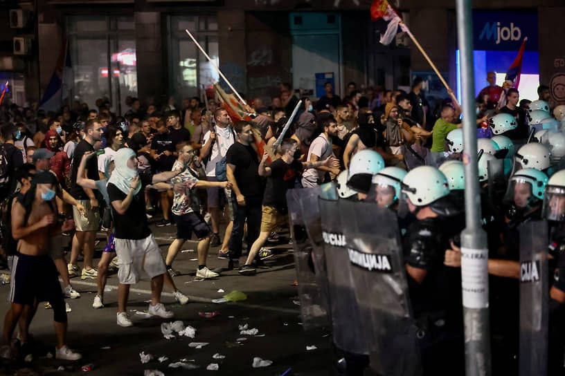 Серб молод. Как сербские студенты бросили вызов 13-летнему правлению Вучича