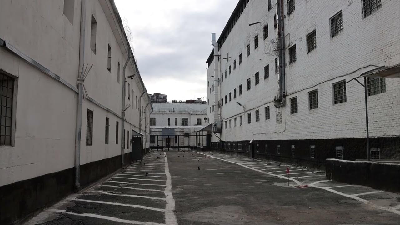 Из СИЗО Екатеринбурга сбежали двое осужденных за попытку поджога военкомата