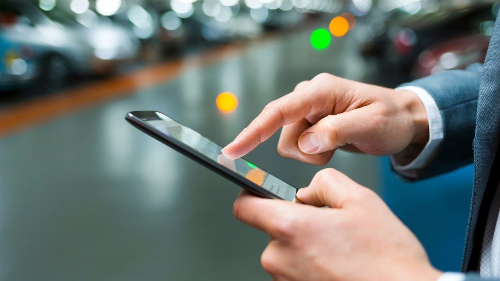 Роскомнадзор ограничит звонки с российских сим-карт из роуминга, в том числе обяжет мессенджеры их блокировать