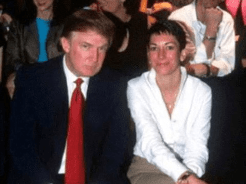 Трамп летал на самолете Эпштейна как минимум 8 раз в 1990-х годах. Ранее он это отрицал